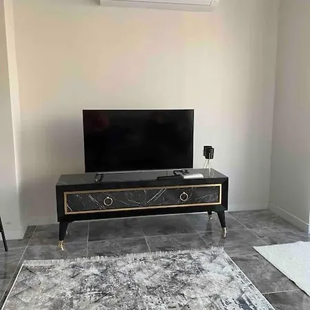Villa Havalimanina 10 Dak Denize 5 Dak 2+1 *