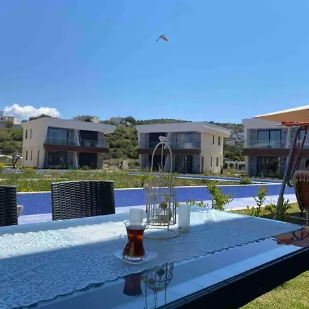Villa Havalimanina 10 Dak Denize 5 Dak 2+1 *